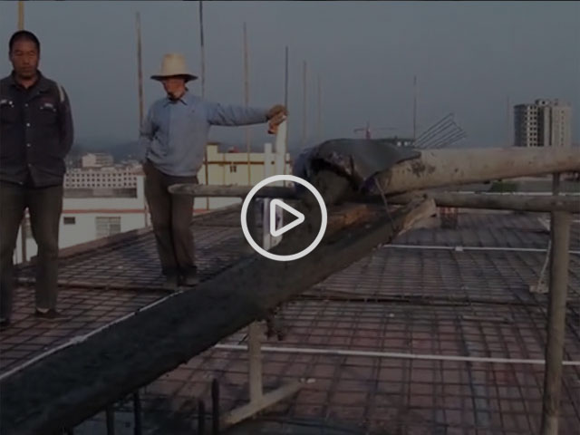 山東力源機(jī)械，車載式攪拌拖泵一體機(jī)現(xiàn)場施工視頻